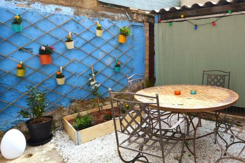 Taote - Studio Avec Terrasse Au Coeur De Ville Brignoles Exterior foto